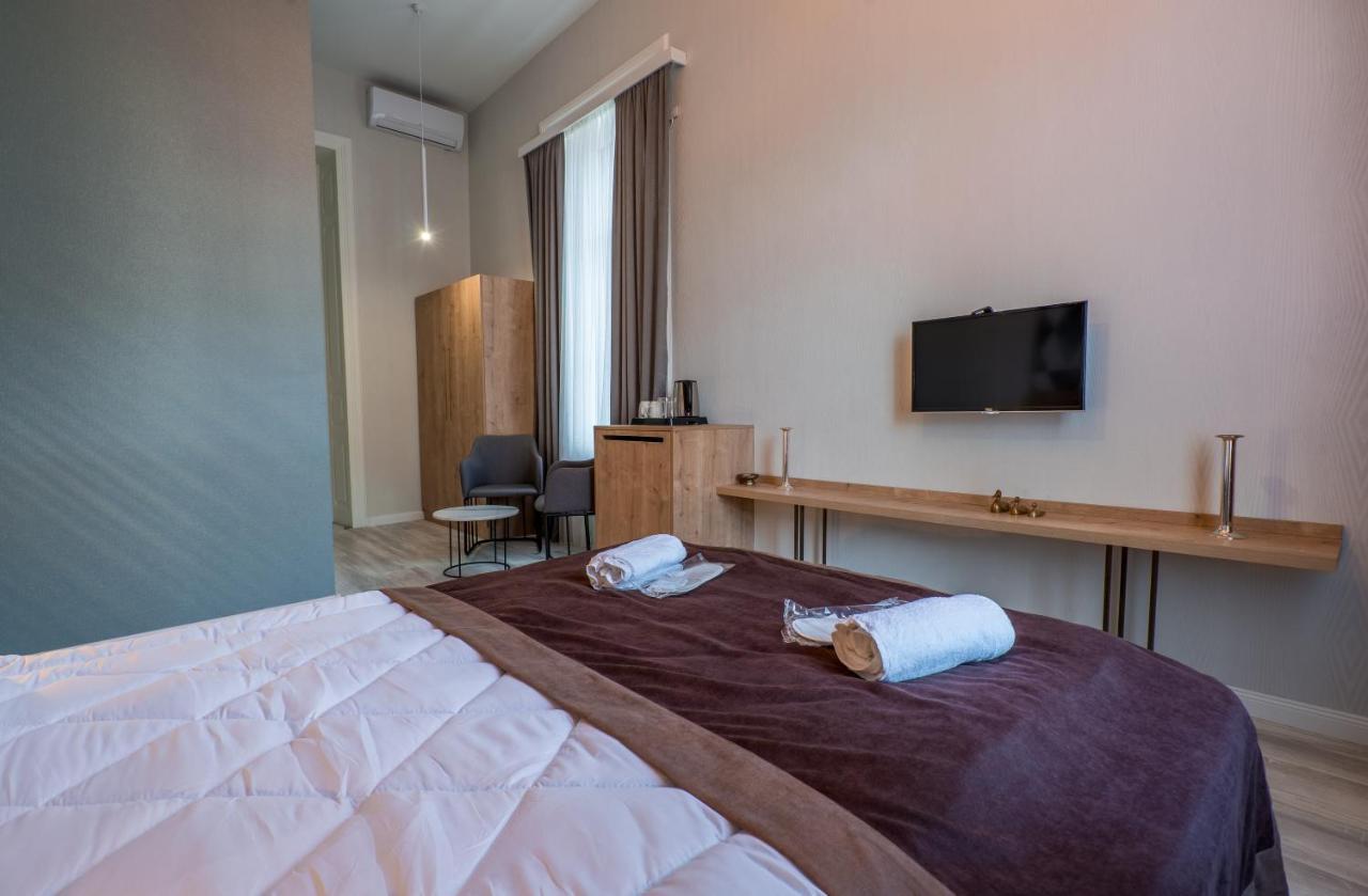 تبليسي Mini Hotel On Aghmashenebeli Ave المظهر الخارجي الصورة