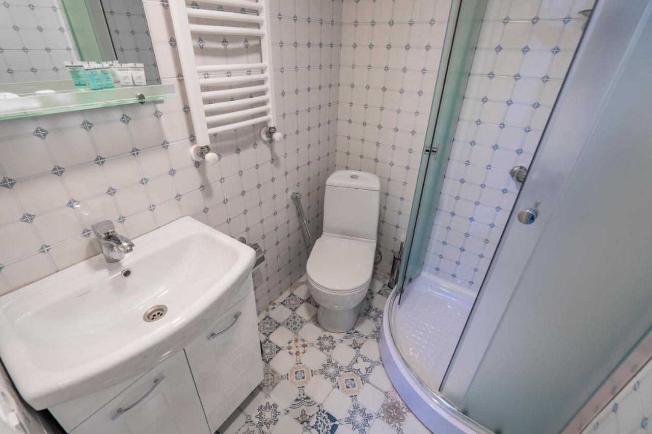 تبليسي Mini Hotel On Aghmashenebeli Ave المظهر الخارجي الصورة